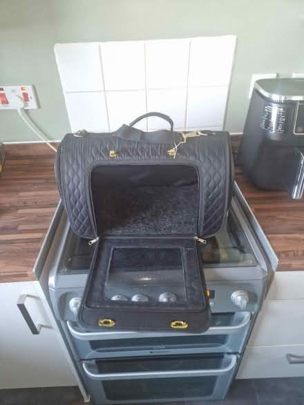 Photo of free Cat carrier (New malden KT3) #1