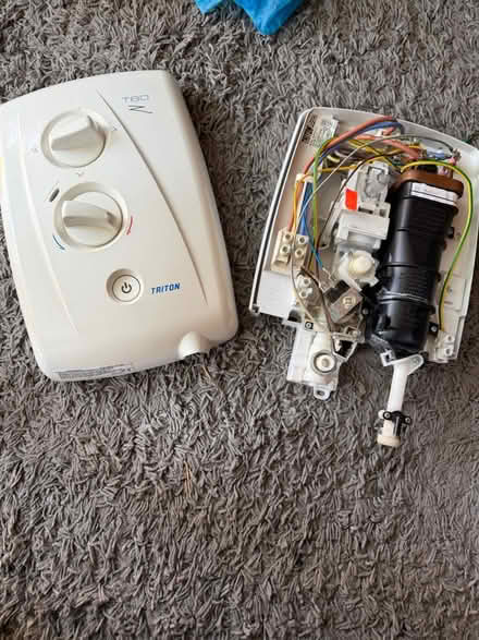 Photo of free Triton T80 shower unit ( spares) (Croydon SM6) #1