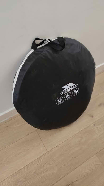 Photo of free 1-person pop-up tent (E17 St James St) #3