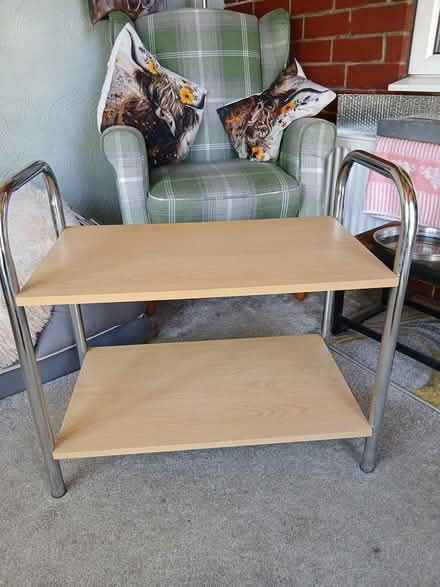 Photo of free small unit/table (wakefield WF4) #1