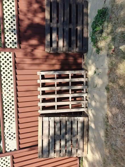 Photo of free pallets, different sizes (Leighton Buzzard LU7) #1