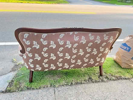 Photo of free Antique Settee (Oradell) #2