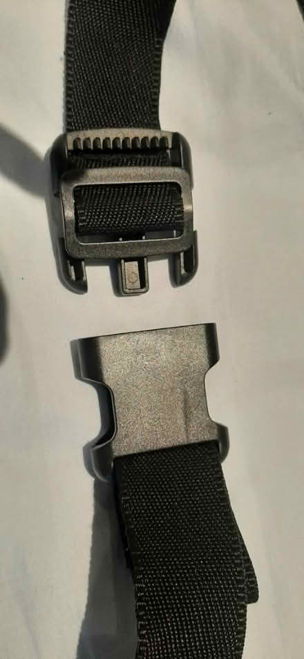 Photo of free Snap clip on strap (KT6 Surbiton) #2