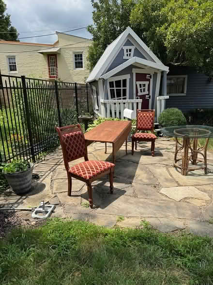 Photo of free Dining Room Table and chairs (Fredericksburg, VA) #3