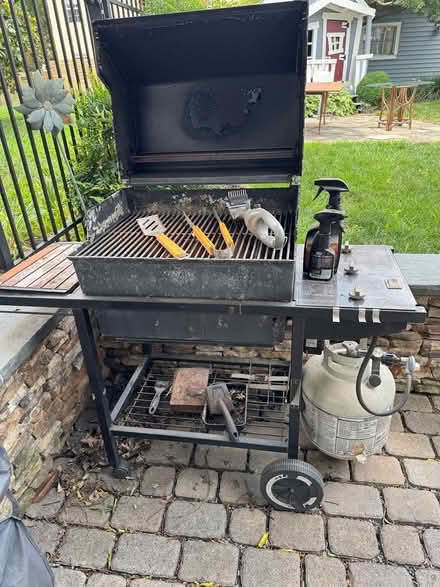 Photo of free Functioning gas grill (Fredericksburg, VA) #1