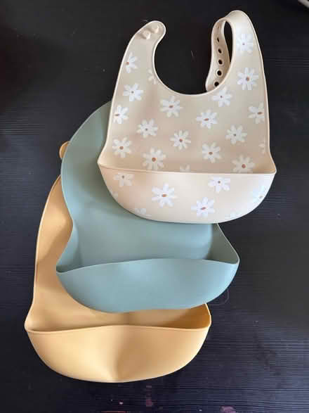 Photo of free Silicone bibs (South Norwood) #1