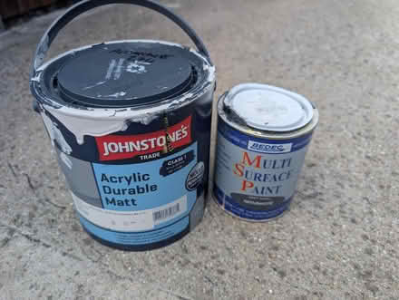 Photo of free white and anthracite paints (Mitcham CR4) #1