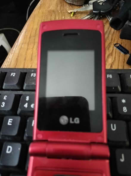 Photo of free Lg a133 2g o2 locked phone (Leigh) #4
