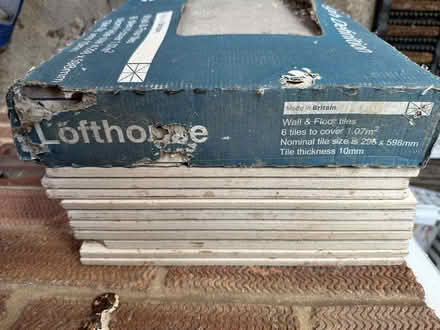 Photo of free 16x Ceramic Floor / Wall tiles (Scredington NG34) #3