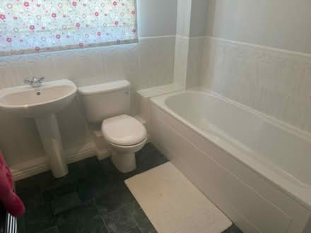 Photo of free Bathroom suite (Denby DE5) #4