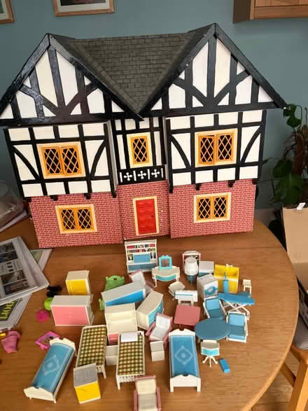 Photo of free Dolls house (Ewell KT17) #1
