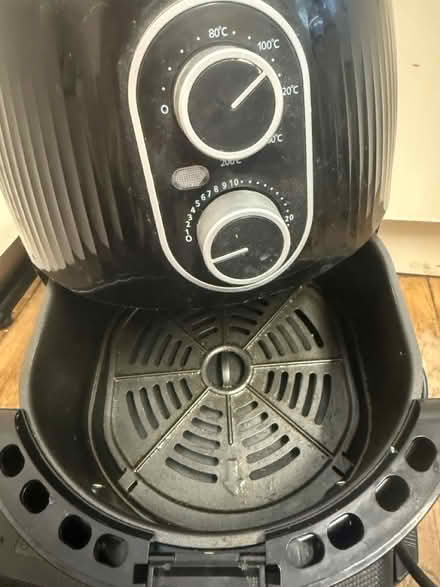 Photo of free Tower single air fryer all working (lewes BN7) #4
