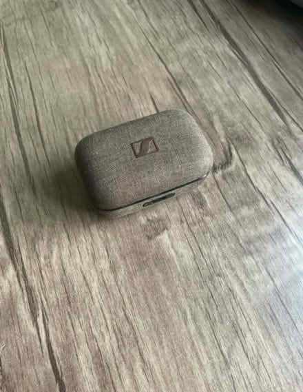 Photo of free Sennheiser Momentum TW Case (N1 4DJ) #2