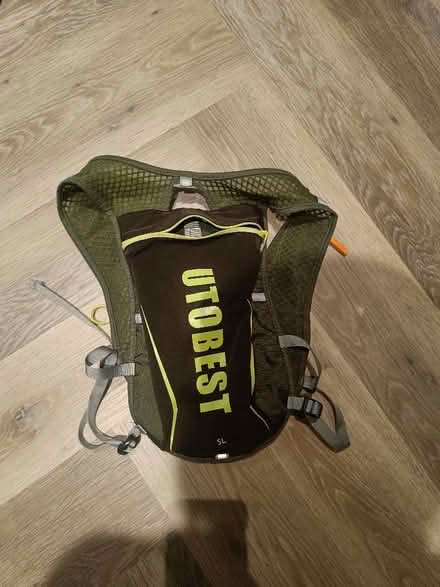 Photo of free 5L green running vest/rucksack (Hove BN3) #1