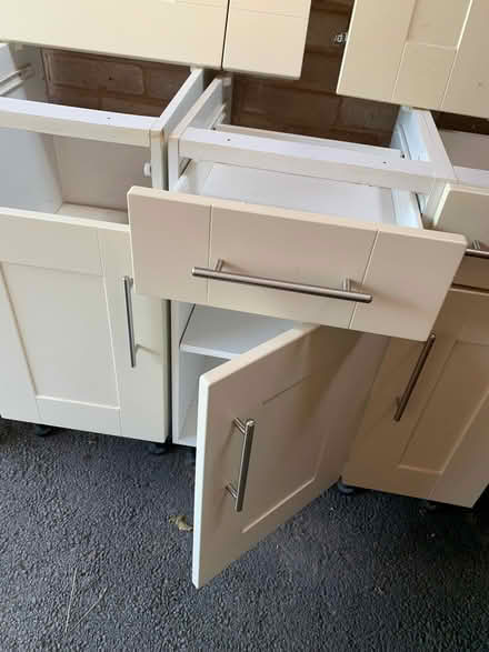 Photo of free Kitchen units (Bewdley DY12) #3