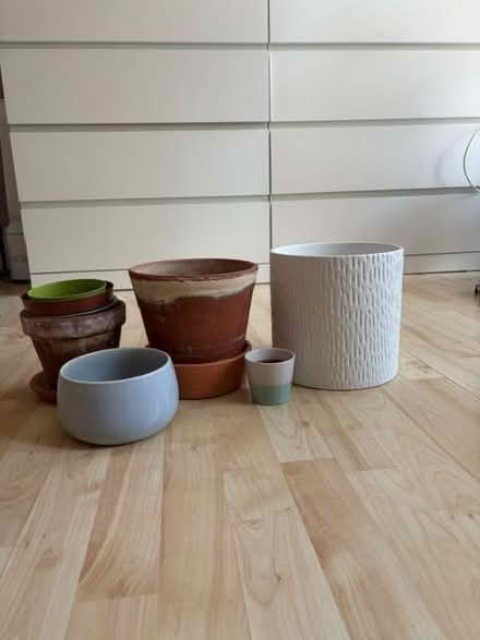 Photo of free Plant pots - different sizes (Chelsea SW10) #1