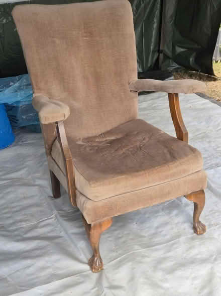 Photo of free Old arm chair (Wokingham south RG40) #3