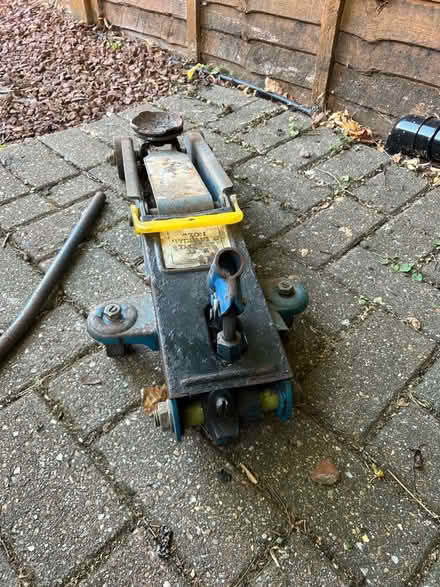 Photo of free Trolley jack, up to 2 ton (Horsell GU21) #2