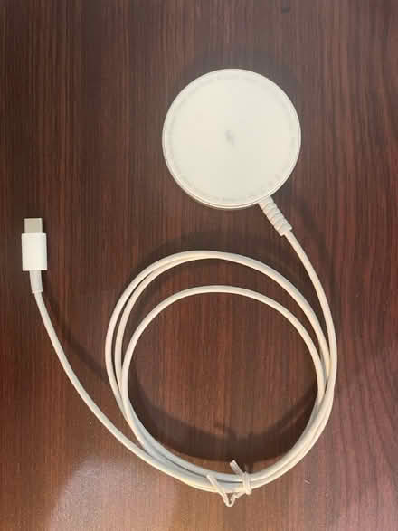Photo of free Magnetic wireless charger (85/Saratoga Ave) #1