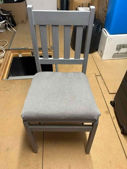 Photo of free One chair (Freeland. Oxfordshire) #2