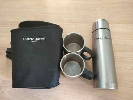 Photo of free Flask with cups and bag (islington N1) #1