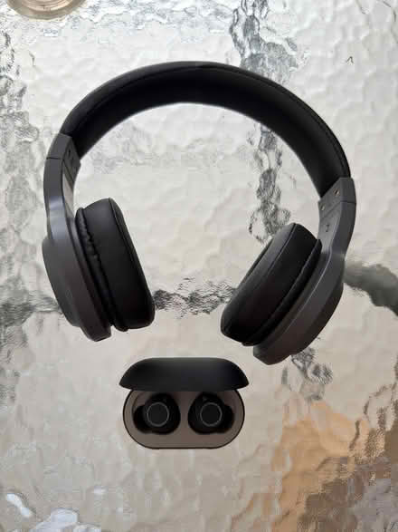 Photo of free Headphones (Fulham SW6) #1