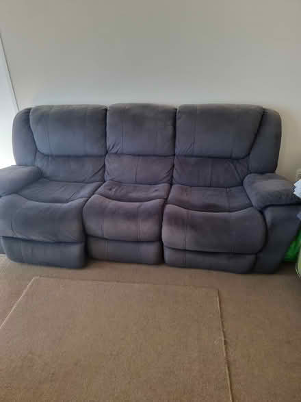 Photo of free Three seater recliner couch (Pakuranga) #1