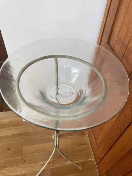 Photo of free Glass potpourri bowl on a stand (Bloomfield BA2) #2