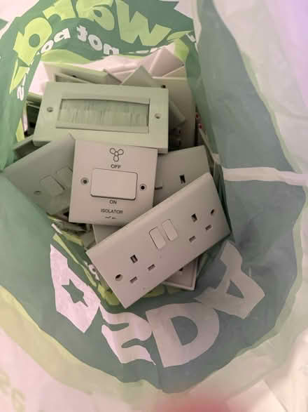 Photo of free Various electrical bits (TN39 Bexhill) #2