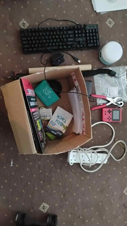 Photo of free Keyboard handheld game other stuff (Mill Hill NW7) #1