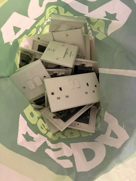 Photo of free Various electrical bits (TN39 Bexhill) #1