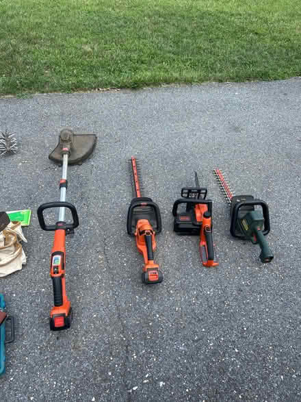 Photo of free Free garage sale #2 (South Laurel) #4