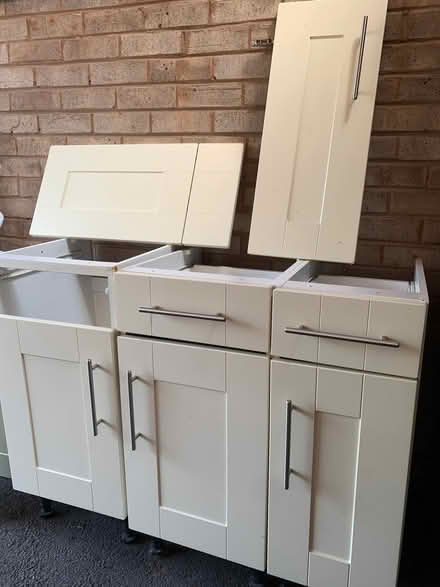 Photo of free Kitchen units (Bewdley DY12) #1