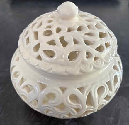 Photo of free Small decorative pot (St Albans) #1