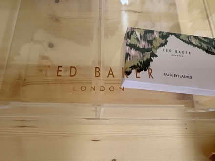 Photo of free Transparent Ted Baker Display / Make up case (Kingsmead BA1) #2