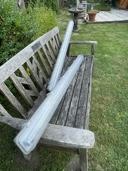 Photo of free 5’ fluorescent light fitting (Ruislip HA4) #1