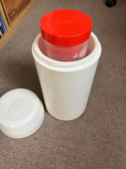 Photo of free ‘Easiyo’ yoghurt maker (Lyndon Green B26) #4