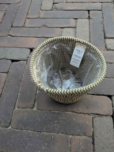 Photo of free Green and cream woven pot holder (AL1 Sopwell) #2