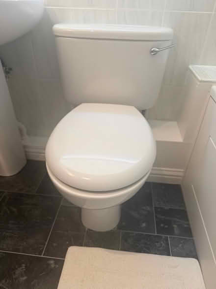 Photo of free Bathroom suite (Denby DE5) #2