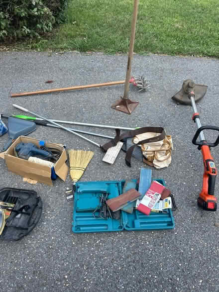 Photo of free Free garage sale #2 (South Laurel) #3