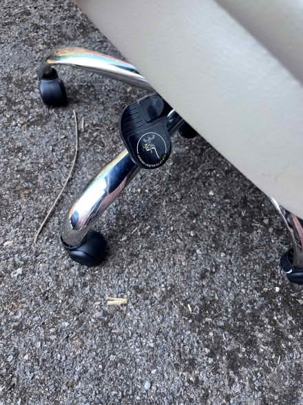 Photo of free Office chair (The Triangle Estate RH15) #4