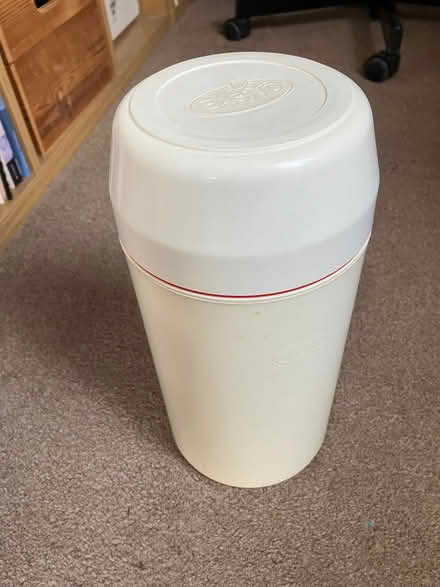 Photo of free ‘Easiyo’ yoghurt maker (Lyndon Green B26) #3