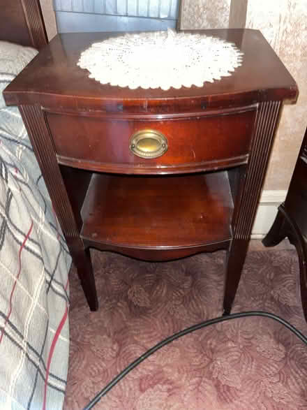 Photo of free Dresser and bed side table (Jersey City) #2