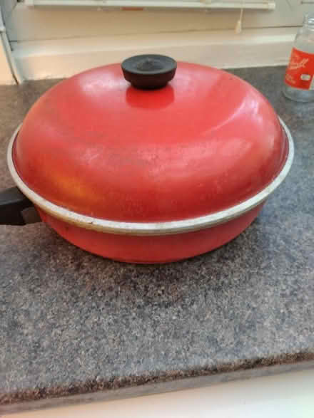 Photo of free Vintage used 11 inch diameter Club frying pan /cooker (Portsmouth PO2) #3