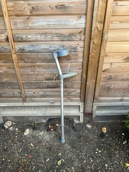Photo of free Single Crutch (Hammersmith and Fulham SW6) #1