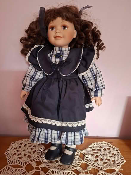 Photo of free China Doll (Purwell Hitchin SG4) #1