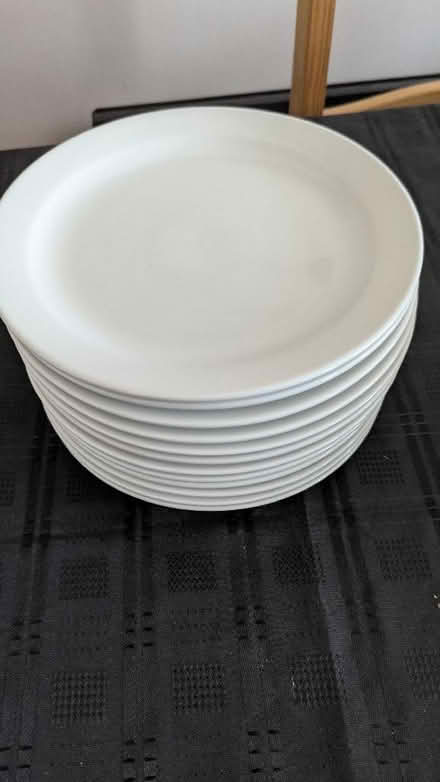 Photo of free 12 x Porcelain Plates, 22cm diameter (Bromsgrove B61) #1