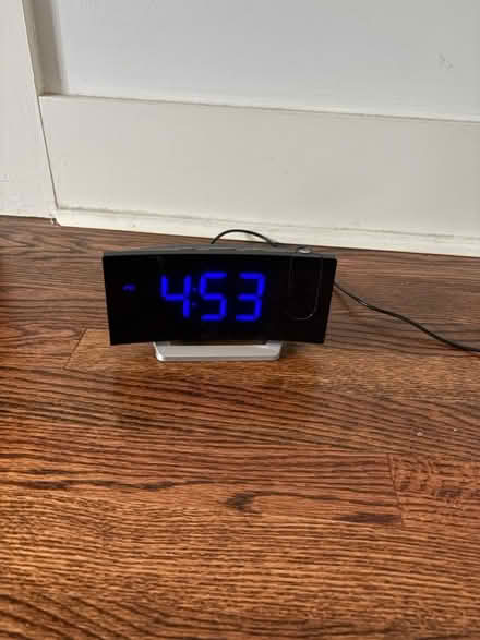 Photo of free Projection alarm clock (Near Pen Park) #1