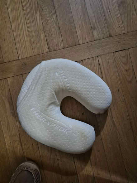 Photo of free Travel neck pillow (20817) #1