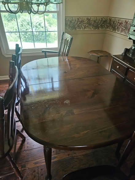 Photo of free dining room table (Abingdon) #1
